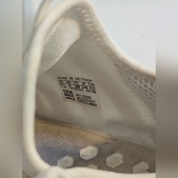 Adidas NMD R1 J Boost Triple White' FW0432 Women's Size 5 1/2 - Picture 8 of 12